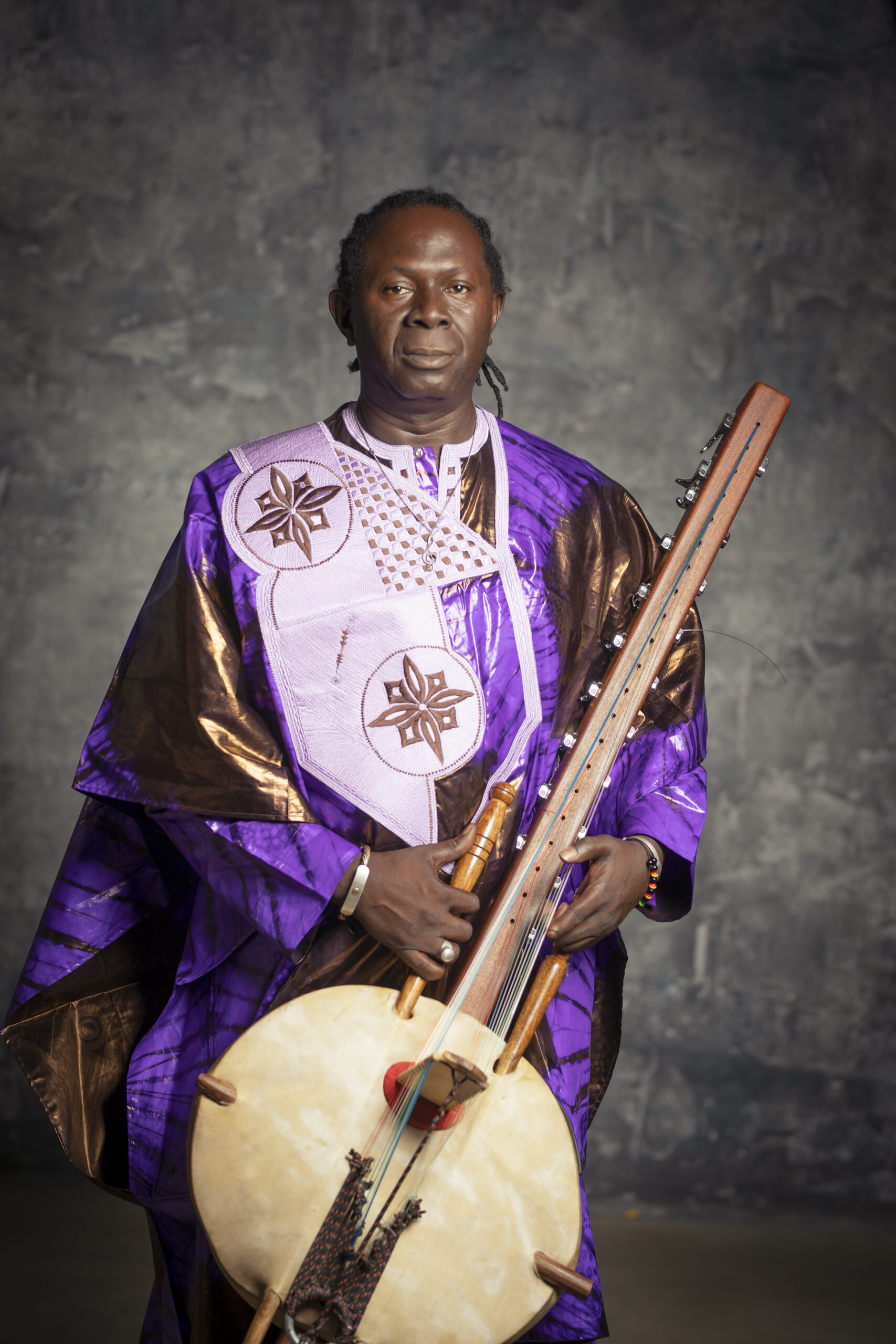 DUO ABARIKA hombre de Senegal con kora