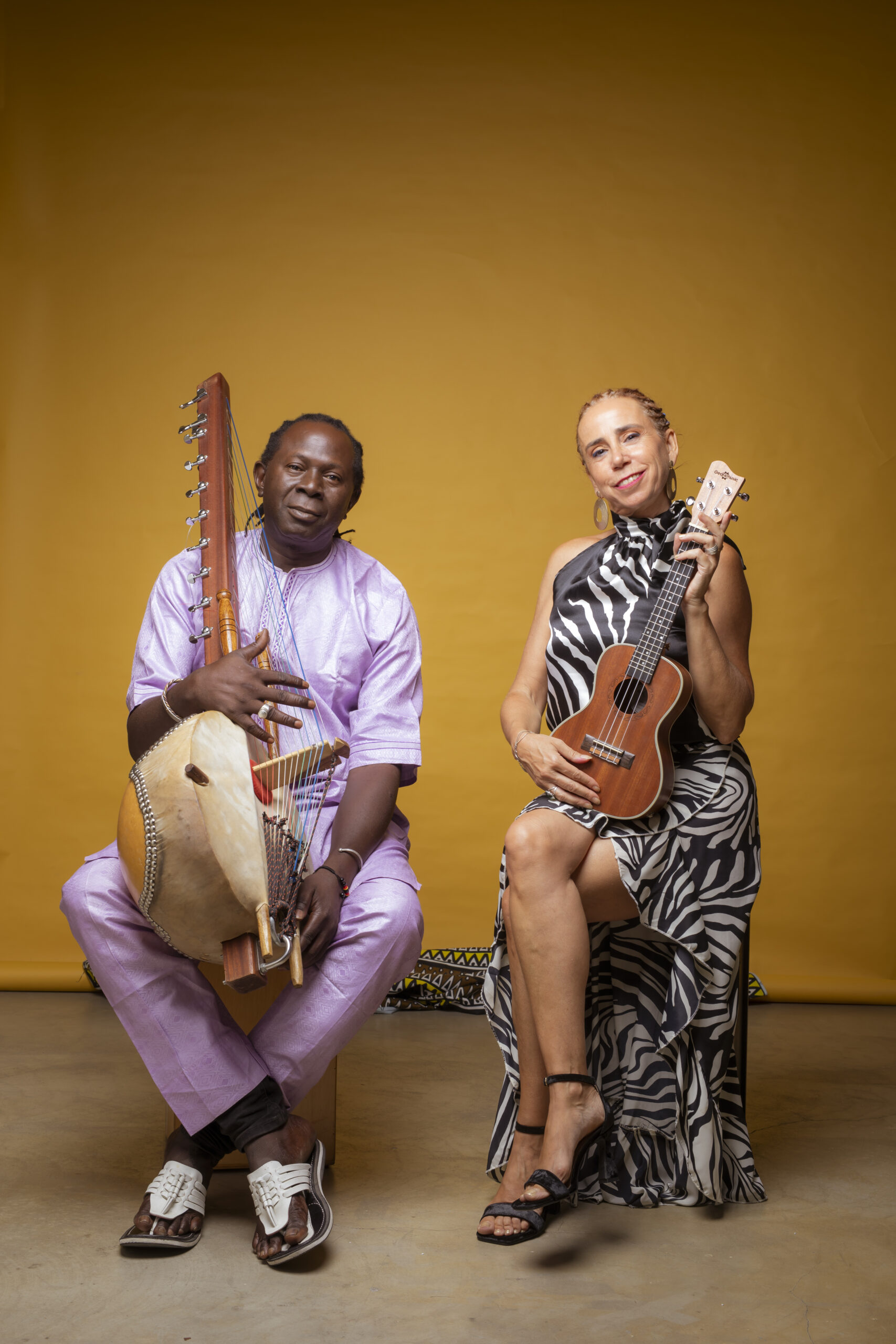 DUO ABARIKA hombre y mujer musico